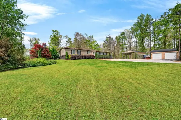 71 Lodgeview Court, Gray Court, SC 29645