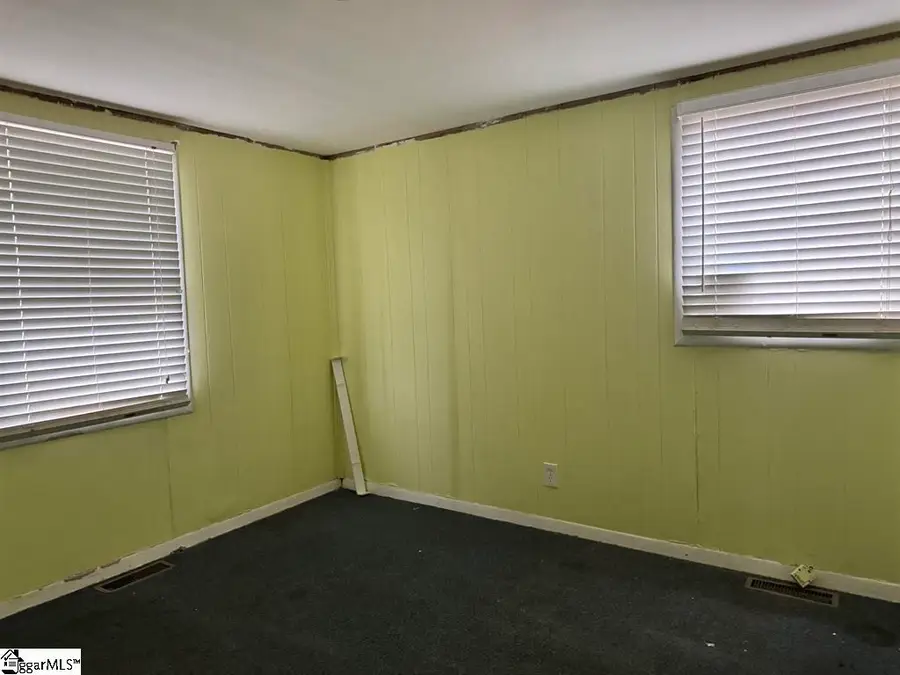 22 Stevens Street, Laurens, SC 29360 - #3