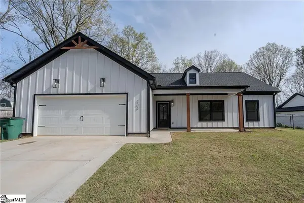 203 Mr Jim Lane, Clinton, SC 29325