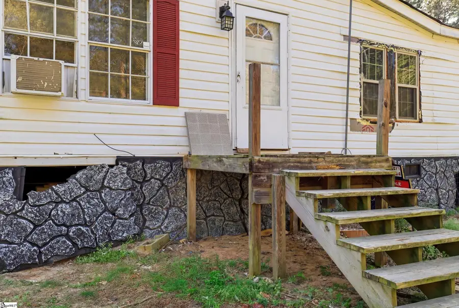 88 Deer Valley Road, Laurens, SC 29360 - #2