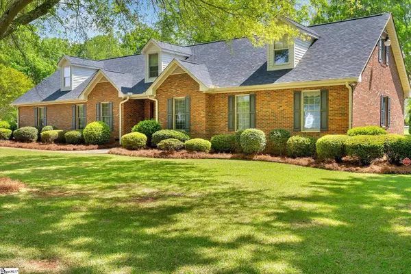 304 Dixon Street, Clinton, SC 29325