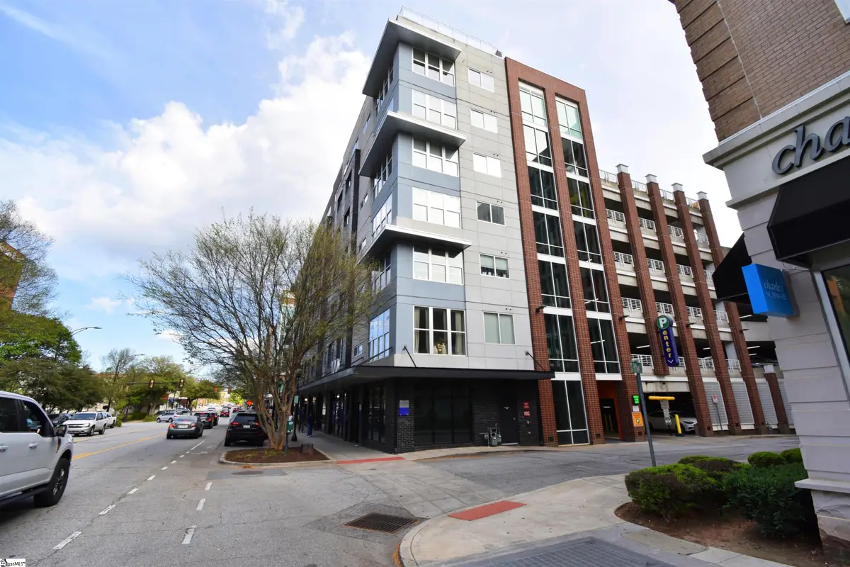 100 E Washington Street #Apt 32, Greenville, SC 29601 - #1