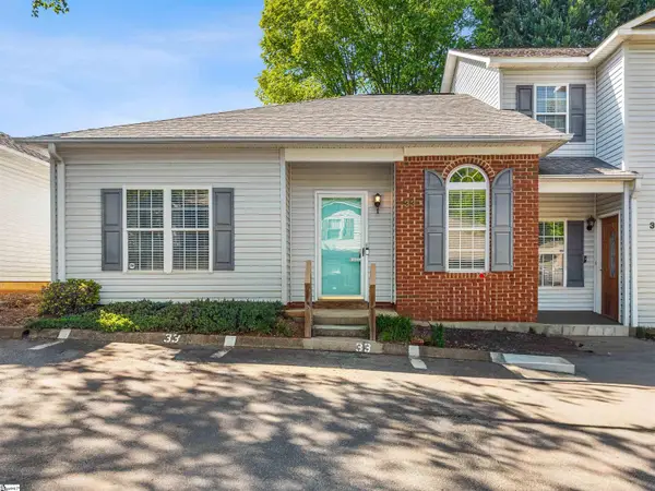 33 Huntress Drive, Greer, SC 29651