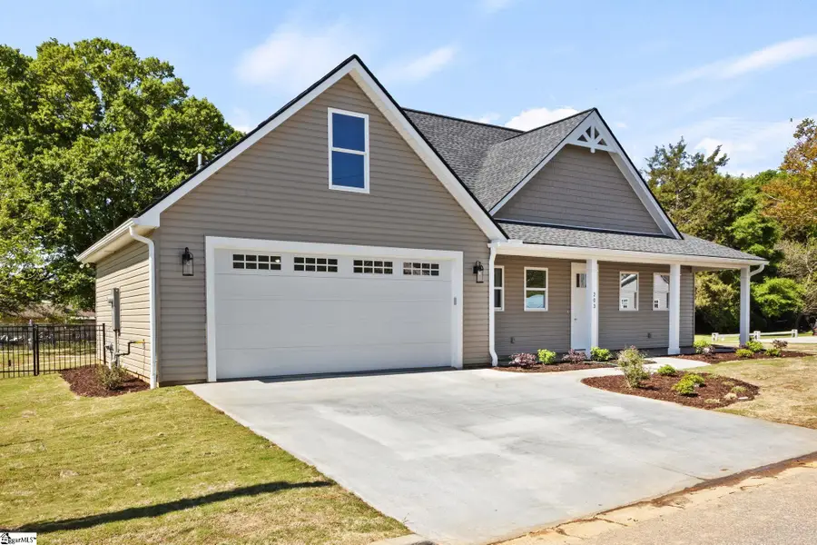 203 Delano Avenue, Greer, SC 29650 - #2