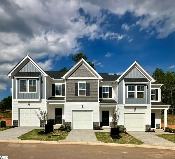 32 Stoneview Way, Taylors, SC 29687