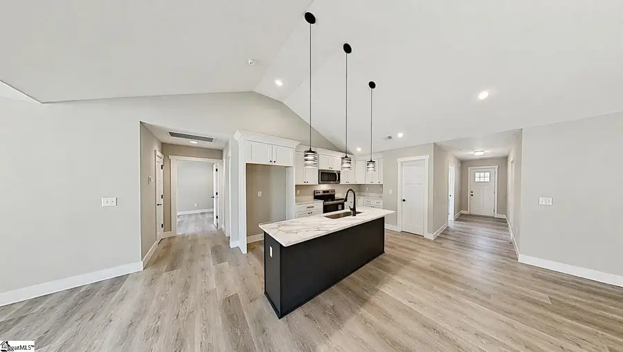 366 W Church Avenue, Gaffney, SC 29341 - #2