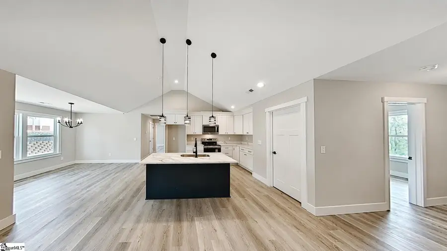 366 W Church Avenue, Gaffney, SC 29341 - #3