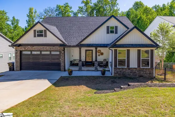 104 Harpers Ferry Court, Simpsonville, SC 29681