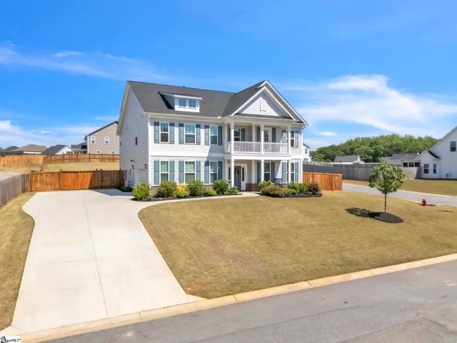 400 N Oak Crest Drive, Belton, SC 29627 - #2