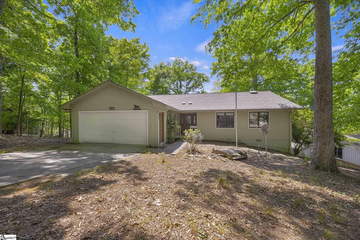 1312 S Arrowhead Drive, Westminster, SC 29693 - #1