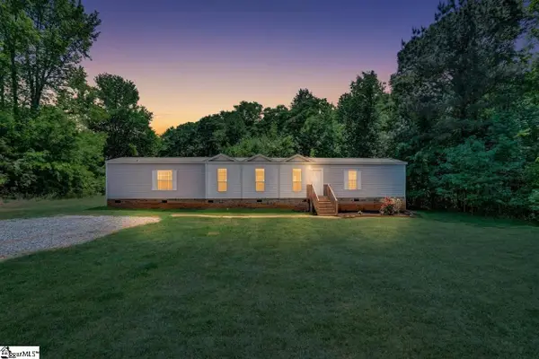 121 Pendleton Woods Circle, Central, SC 29630