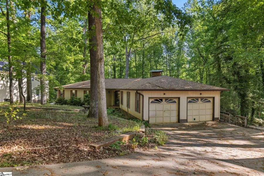 707 N Almond Drive, Simpsonville, SC 29681 - #2