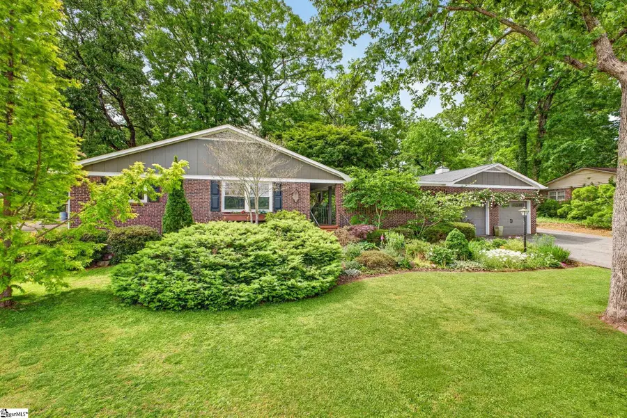 6 Chickasaw Drive, Greenville, SC 29617 - #2