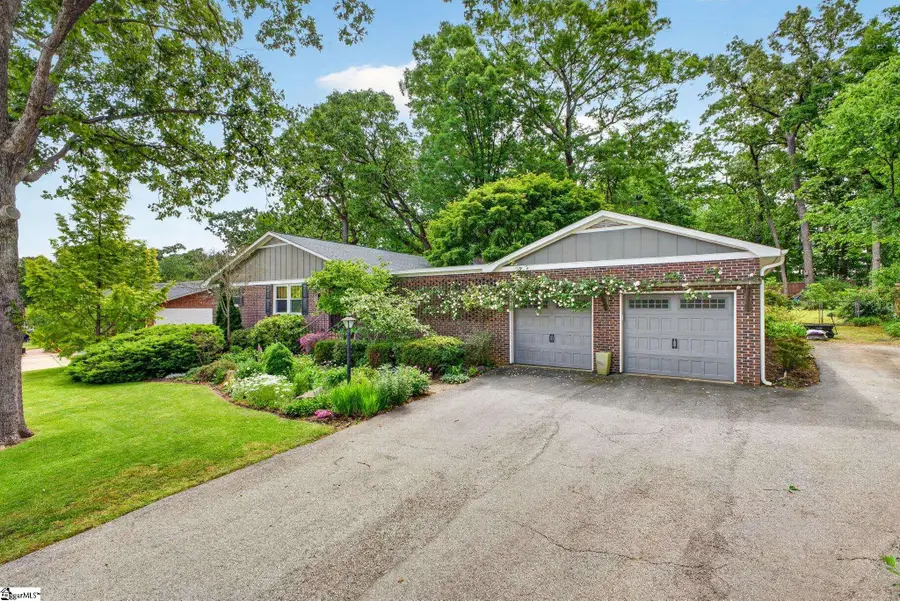 6 Chickasaw Drive, Greenville, SC 29617 - #3