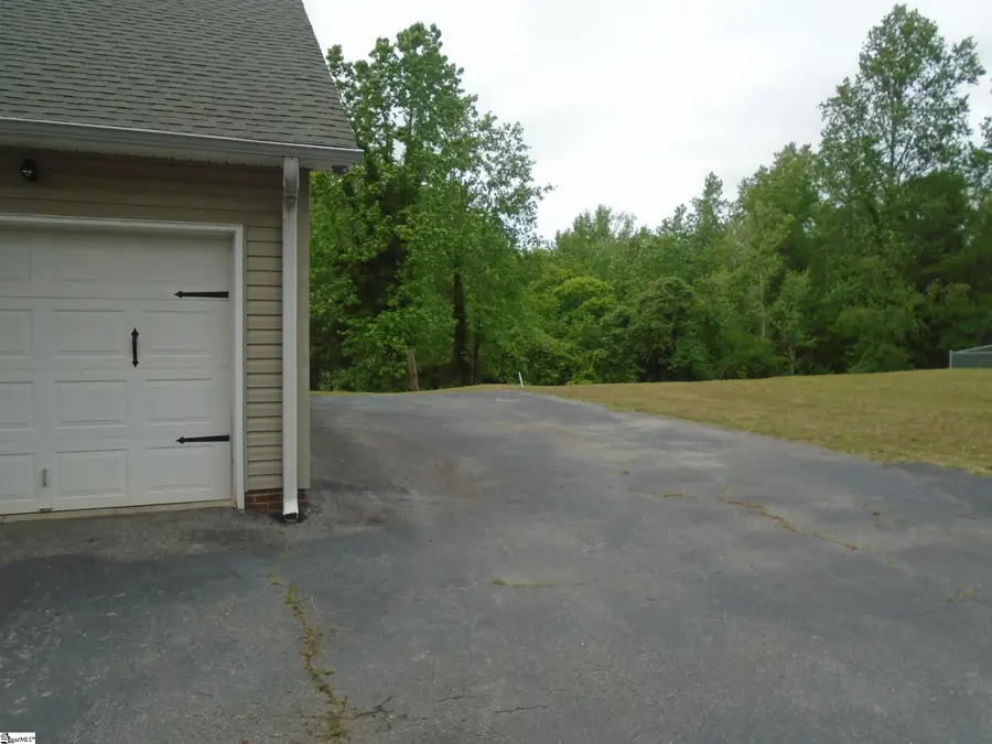 501 Caldwell Street, Campobello, SC 29322 - #3