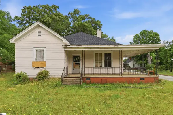 800 W W Parker Road, Greenville, SC 29611