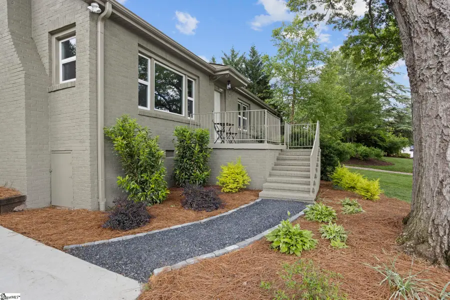 20 W Mountainview Avenue, Greenville, SC 29609 - #2