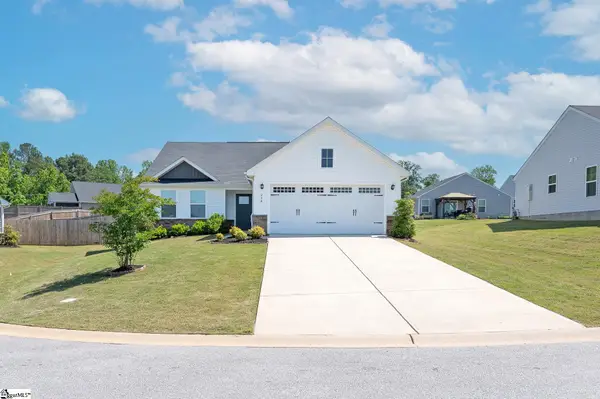 934 Blue Willow Court, Spartanburg, SC 29302