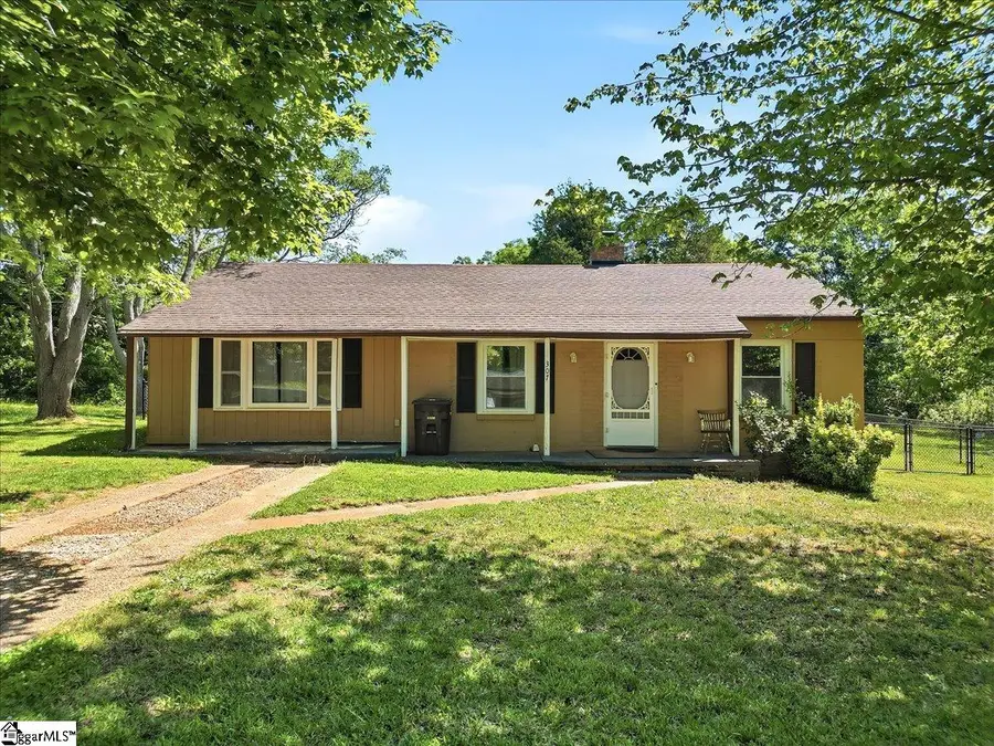 307 S Elm Street, Pendleton, SC 29670 - #2
