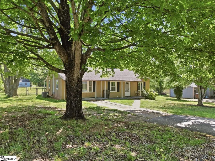 307 S Elm Street, Pendleton, SC 29670 - #3