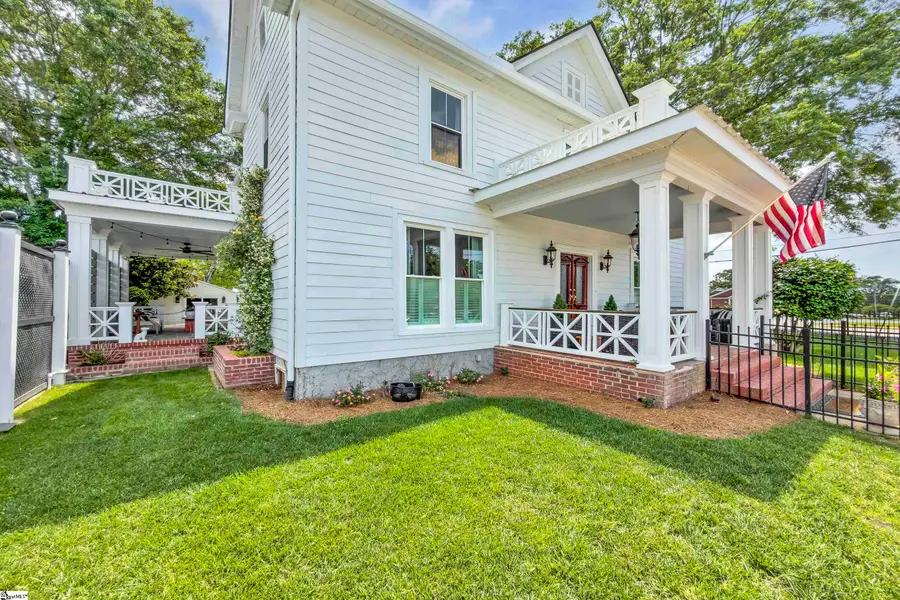 109 W Curtis Street, Simpsonville, SC 29681 - #2