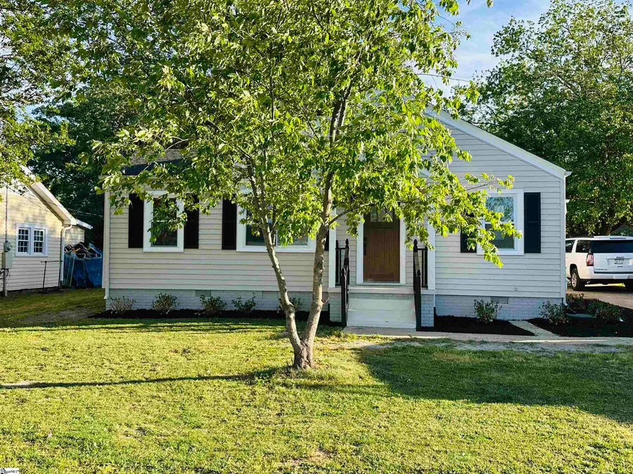 414 E Fairview Avenue, Greer, SC 29651 - #3