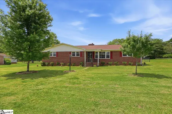 18 Fairlane Drive, Mauldin, SC 29662