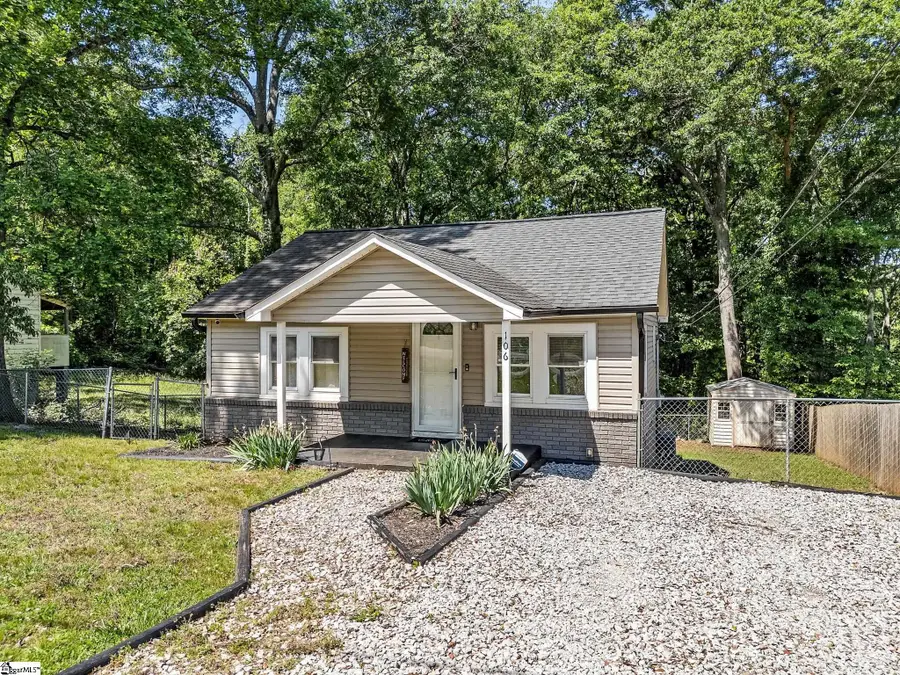 106 Delaware Street, Chesnee, SC 29323 - #3