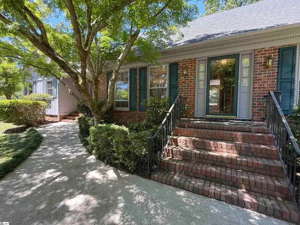610 S. Adair Street, Clinton, SC 29325