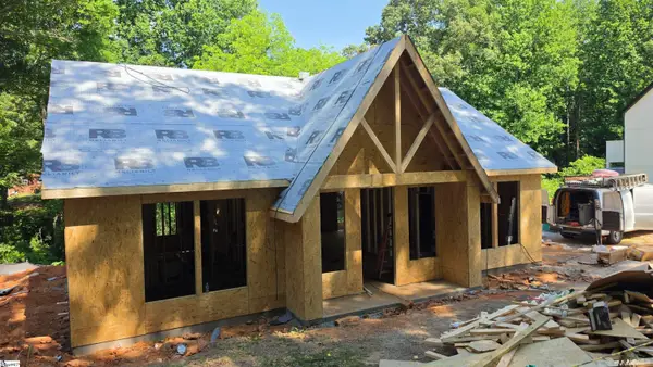 118 Harlem Street, Easley, SC 29640