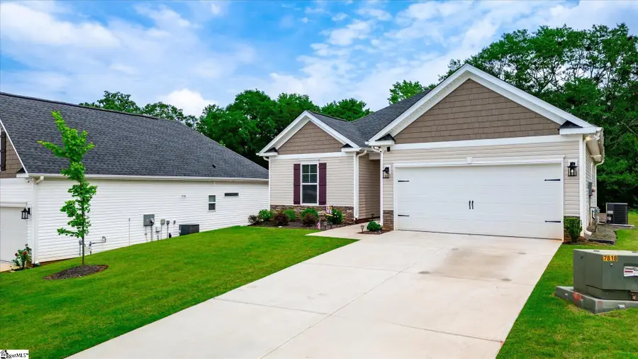 408 Oakton Drive, Greer, SC 29651 - #3