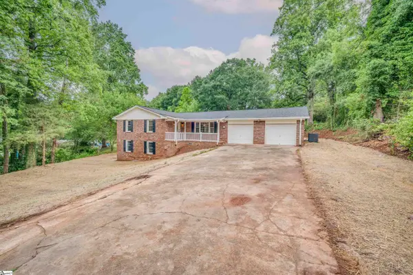 210 Knollview Drive, Greenville, SC 29611