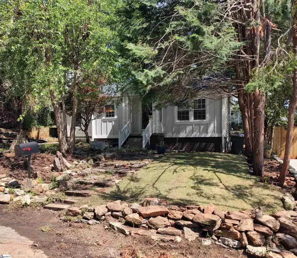 14 Dixie Avenue, Greenville, SC 29607-1420