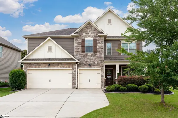26 Wood Hollow Circle, Greer, SC 29650