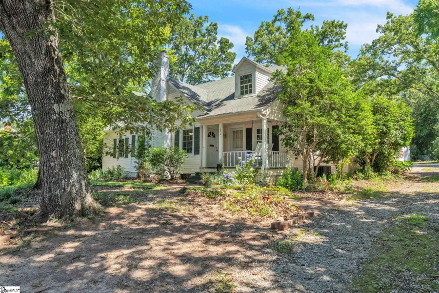 206 W Farley Avenue, Laurens, SC 29360 - #2