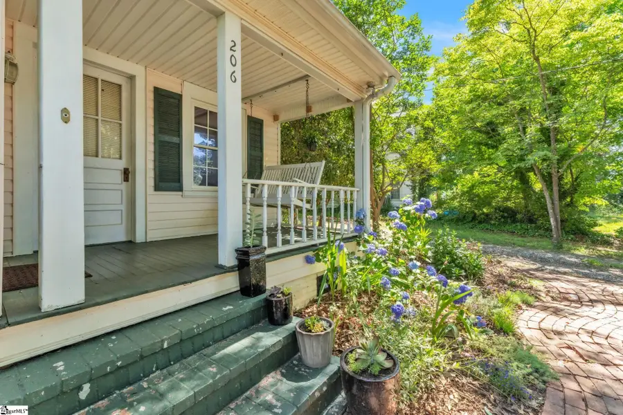 206 W Farley Avenue, Laurens, SC 29360 - #3