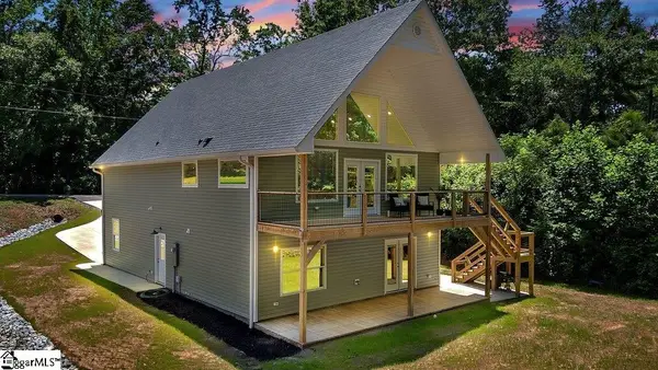 425 Lakewood Drive, Townville, SC 29689
