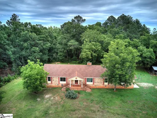 503 Edgewater Road, Woodruff, SC 29388