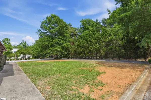 142 Mall Connector Road, Greenville, SC 29607