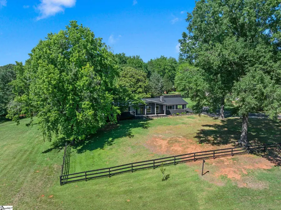 1064 Knollwood Acres Drive, Boiling Springs, SC 29316 - #2