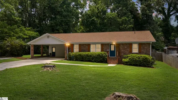 208 Pinewood Drive, Taylors, SC 29687