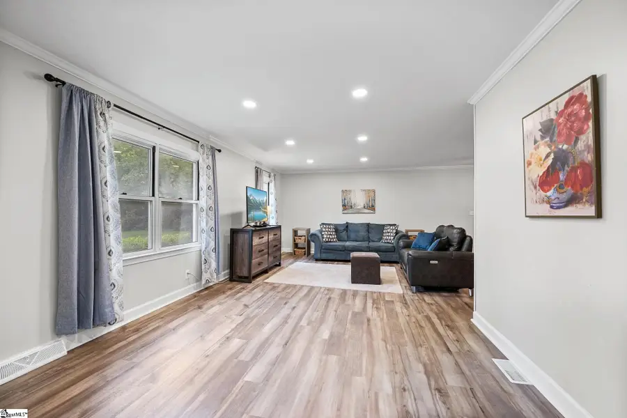 208 Pinewood Drive, Taylors, SC 29687 - #3
