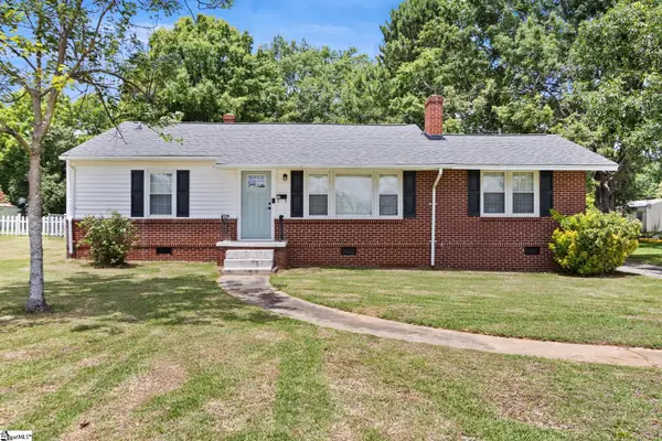 711 N Adair Street, Clinton, SC 29325