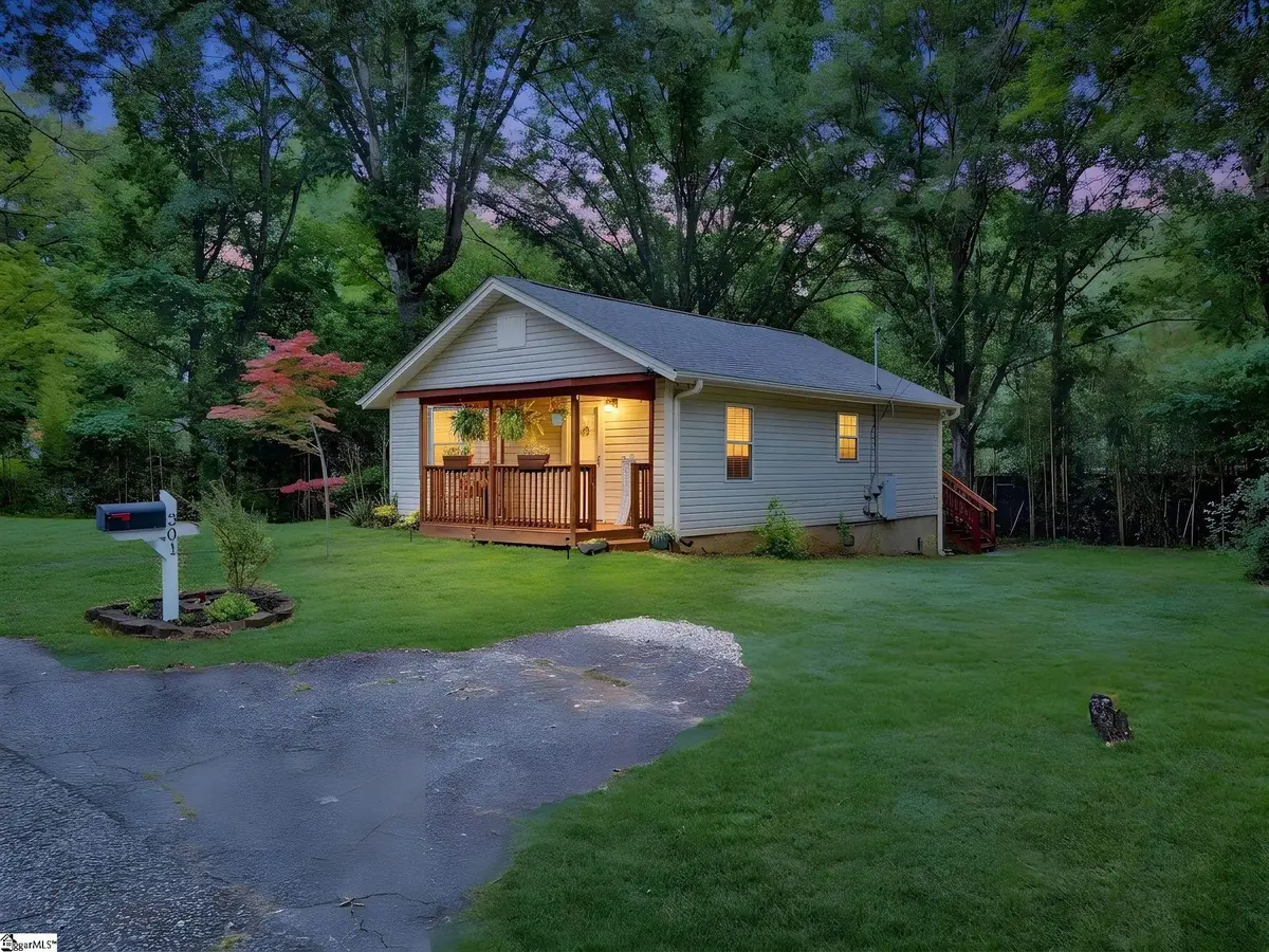 301 S E Street, Easley, SC 29640 - #1