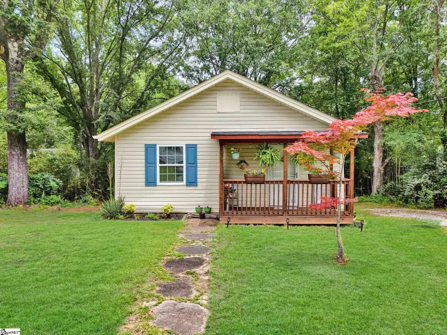 301 S E Street, Easley, SC 29640 - #2