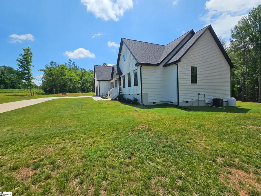 4220 N Blue Ridge Drive, Greer, SC 29651 - #2