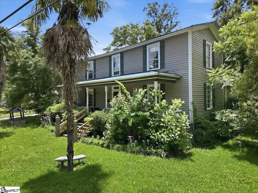 419 Academy Street, Laurens, SC 29360 - #2