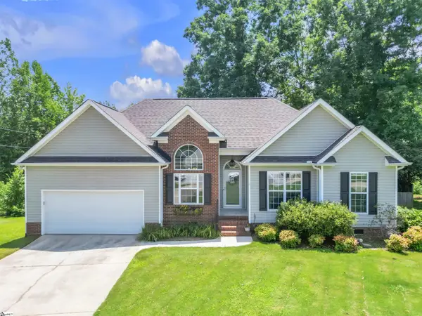 8 Manor Court, Simpsonville, SC 29681