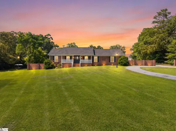 623 W Ridgeway Drive, Honea Path, SC 29654