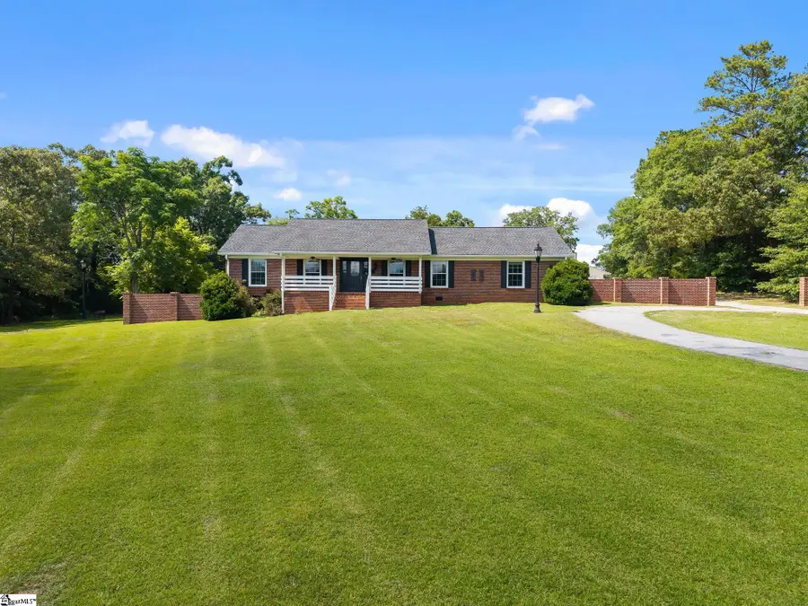 623 W Ridgeway Drive, Honea Path, SC 29654 - #2